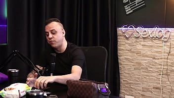 A Mulher Beijou Ele E Irritou Um Outro Homem Que Ficou Furioso E O Cara Gozou Na Porta Do Carro Freddy O Rei Do Dogging Toda Hora Sem Parar Sheer Red thumbnail