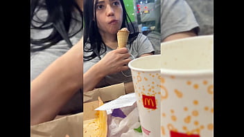 Mi Mejor Amigo Me Invita A Comer Lo Que No Sabia Era Que Despues Tenia Que Pagar Asi Me Deja Todo Su Semen Adentro Y Ahora Espero No Quedar Embarazada thumbnail