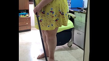 Coolmarina Mujer De La Limpieza Del Despacho Gorda Y Madura Deja Todo Para Calmar Su Vicio En Horario Laboral thumbnail